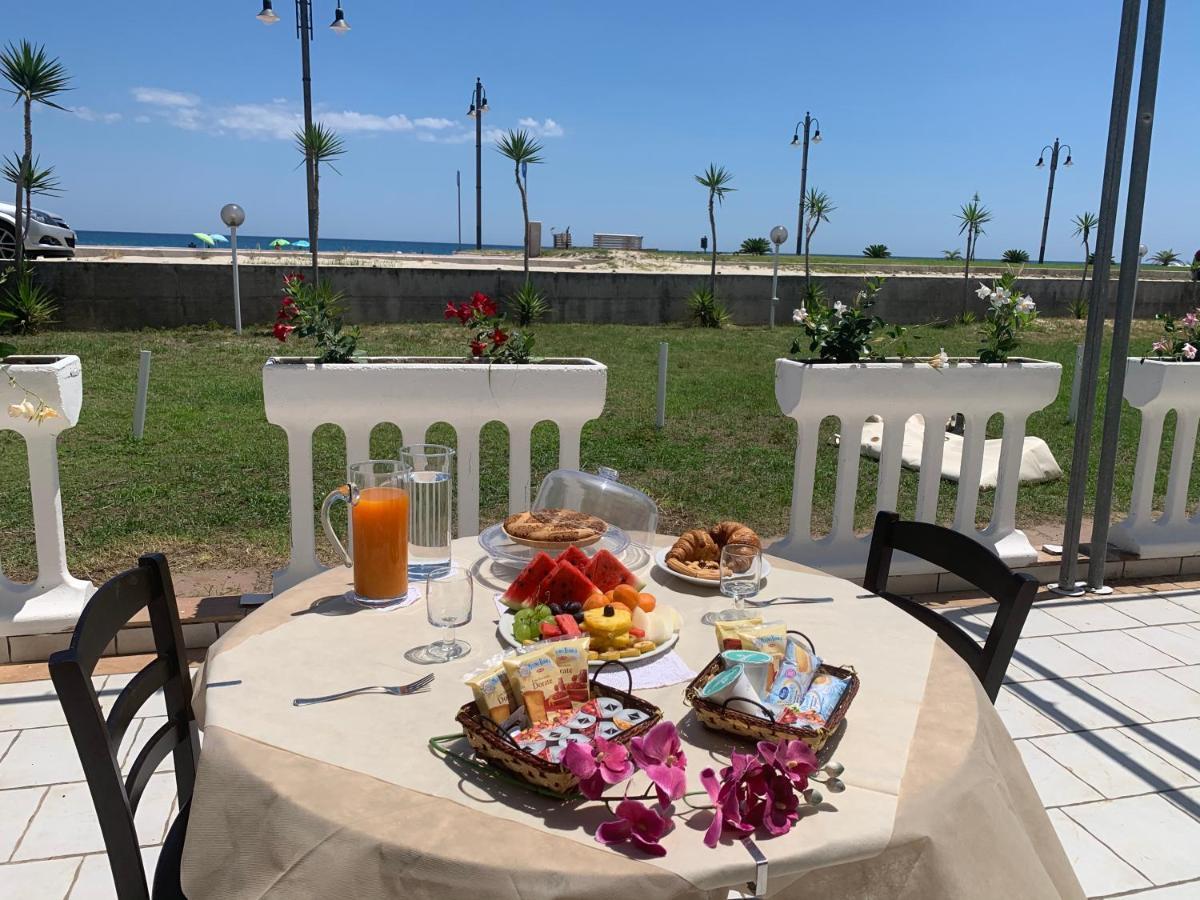 Hotel Rivabella Даволи Екстериор снимка