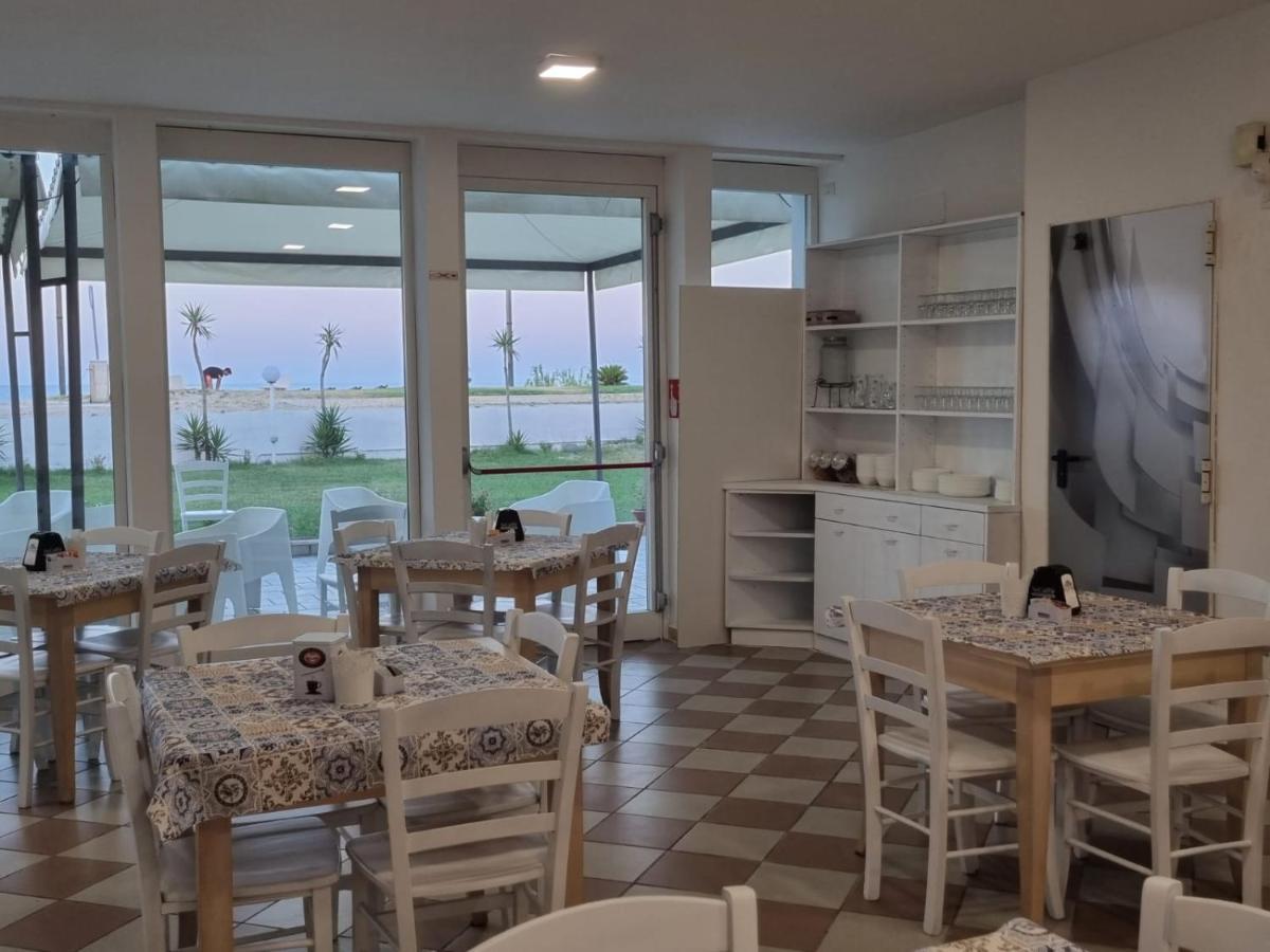 Hotel Rivabella Даволи Екстериор снимка