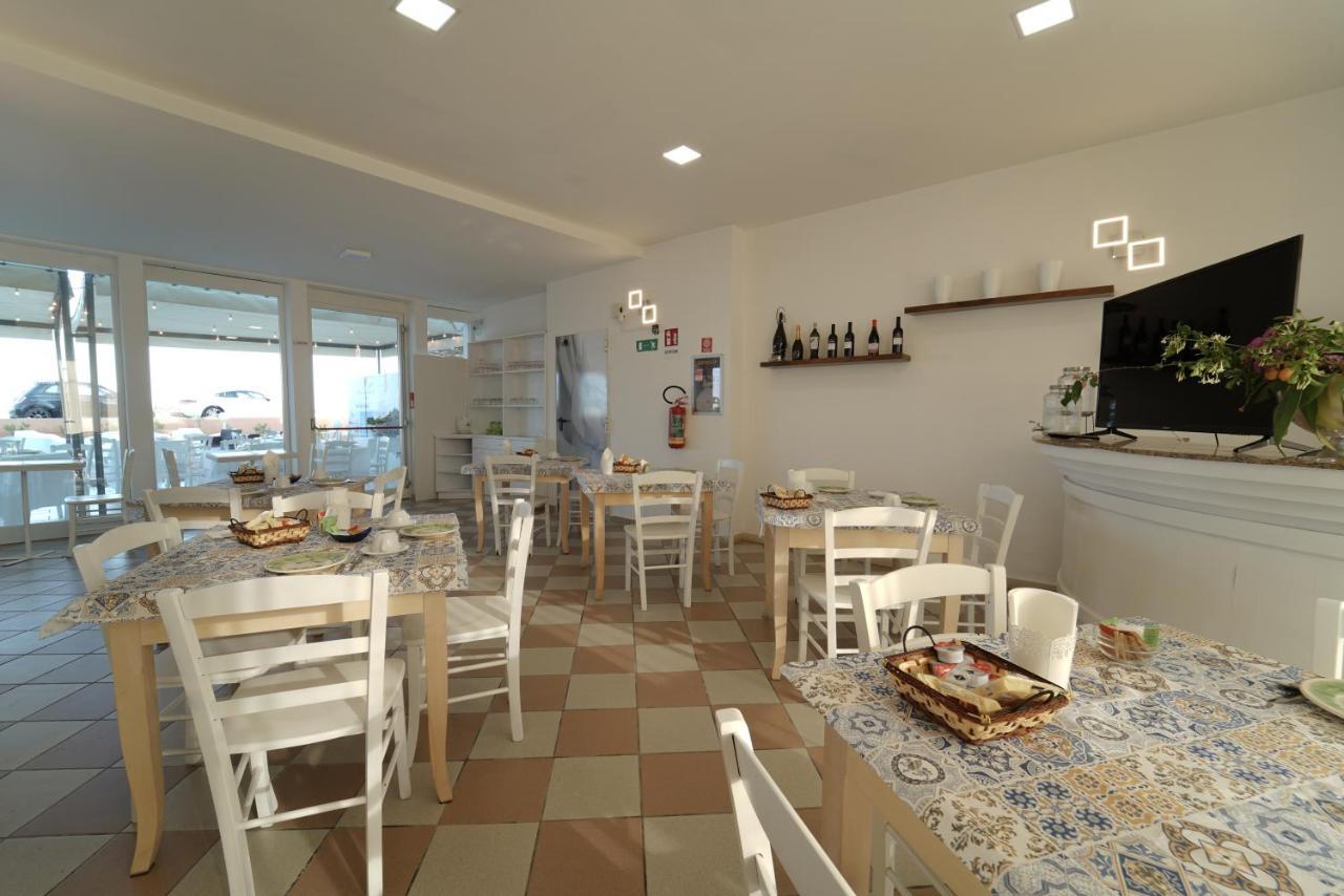 Hotel Rivabella Даволи Екстериор снимка