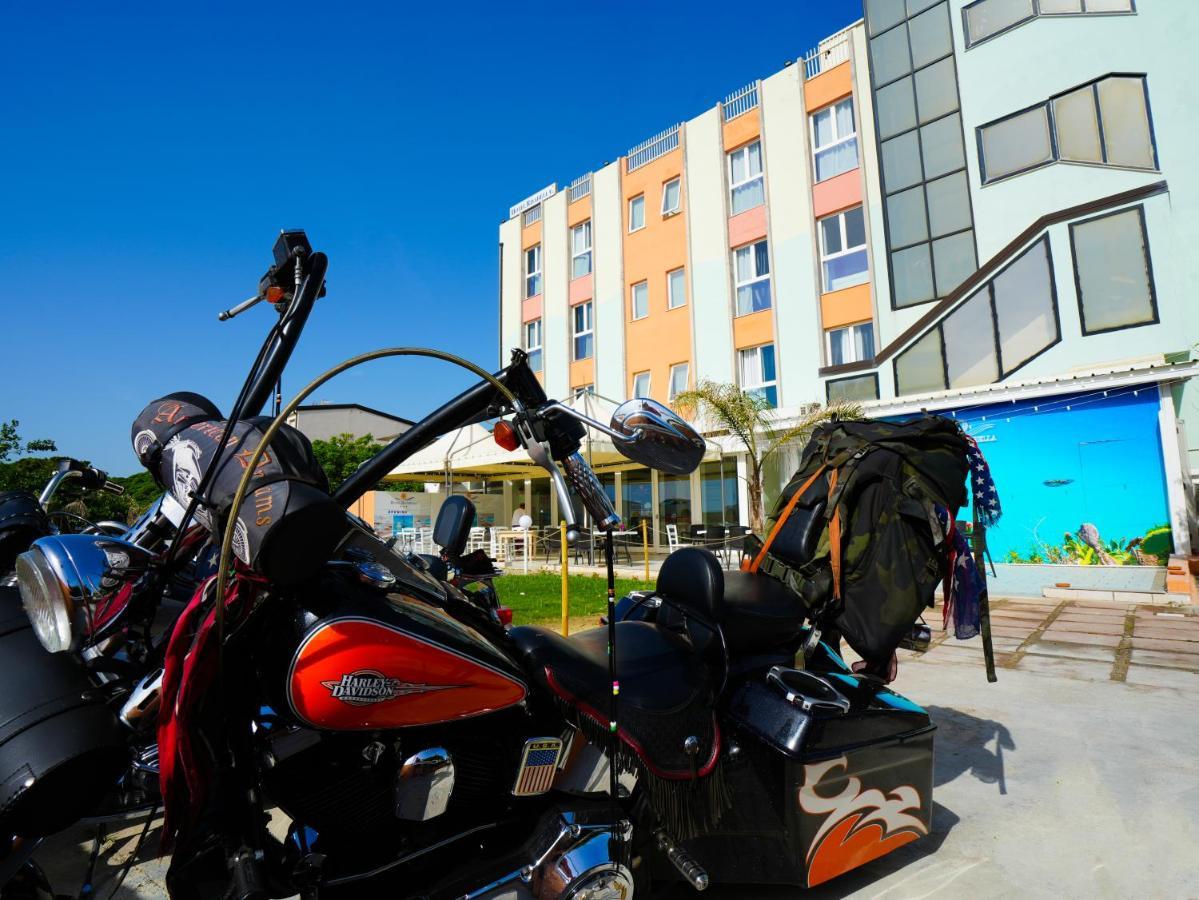 Hotel Rivabella Даволи Екстериор снимка