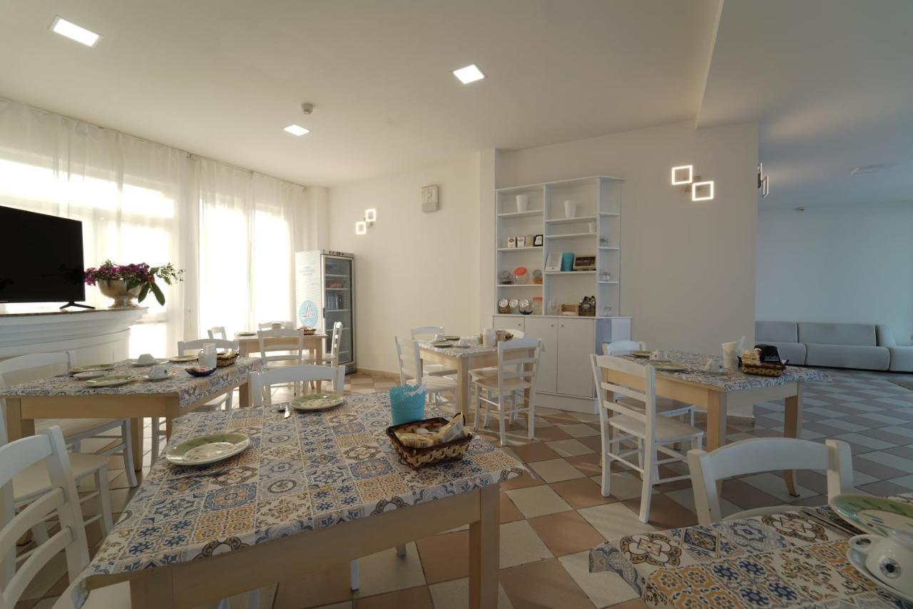 Hotel Rivabella Даволи Екстериор снимка