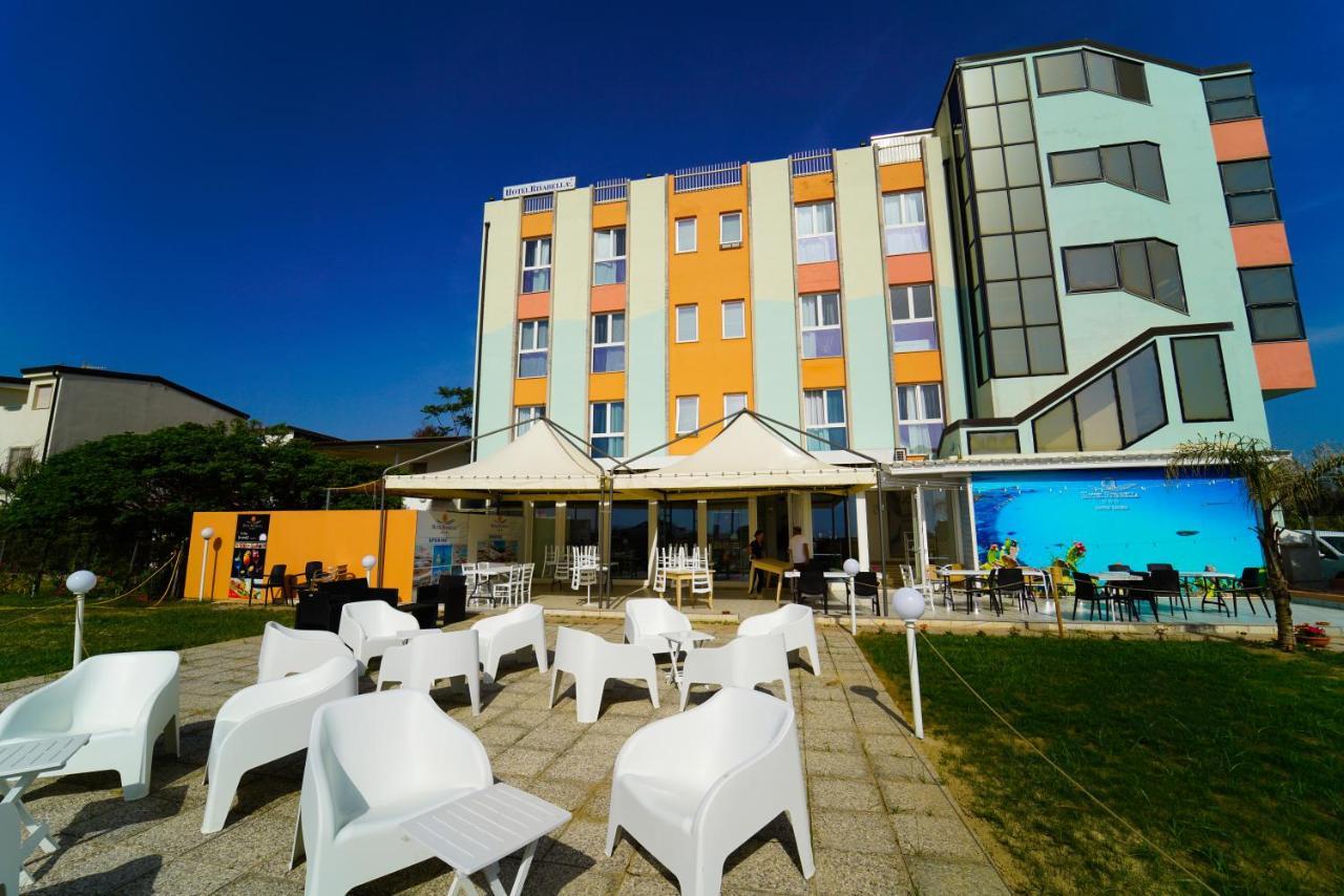 Hotel Rivabella Даволи Екстериор снимка