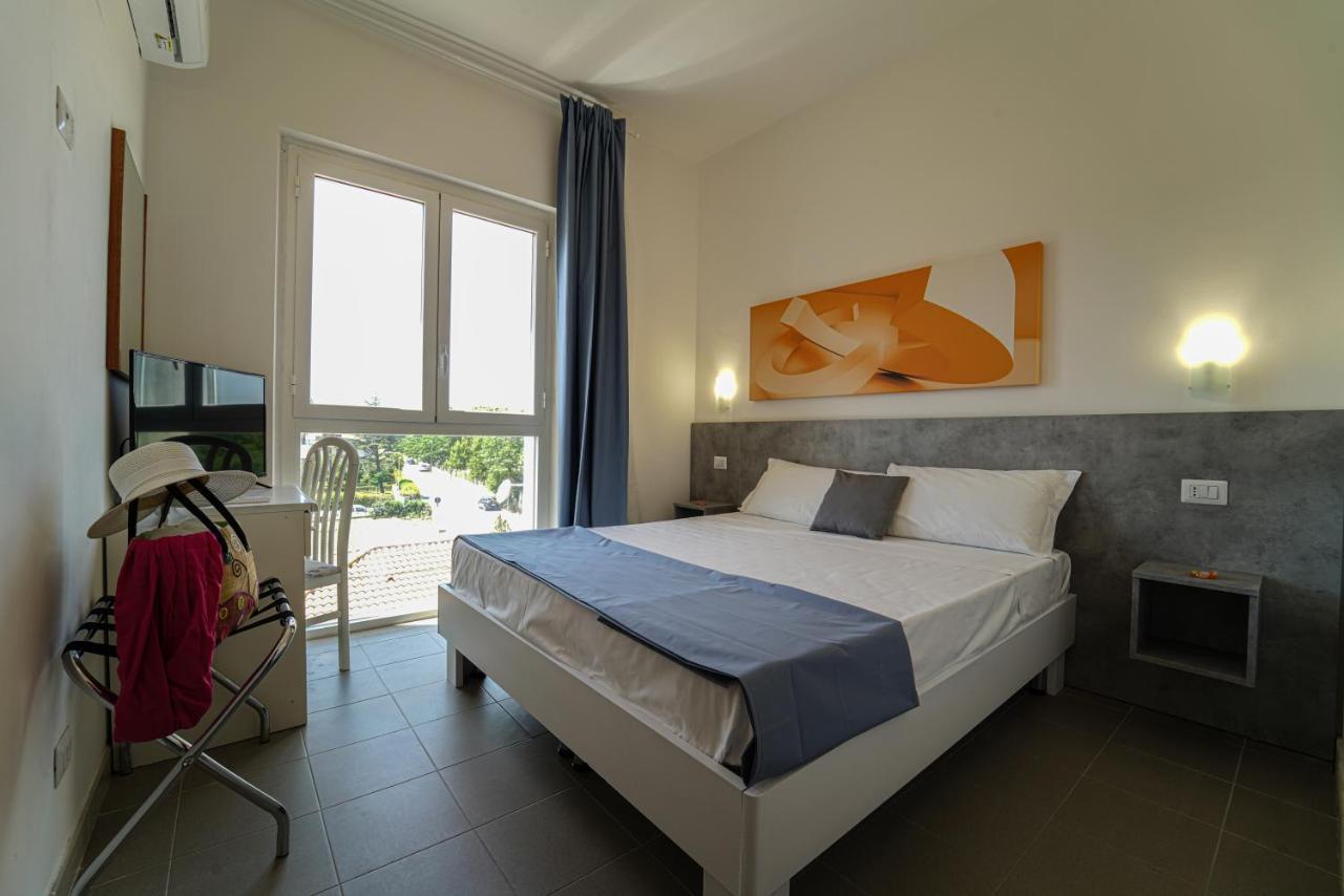 Hotel Rivabella Даволи Екстериор снимка
